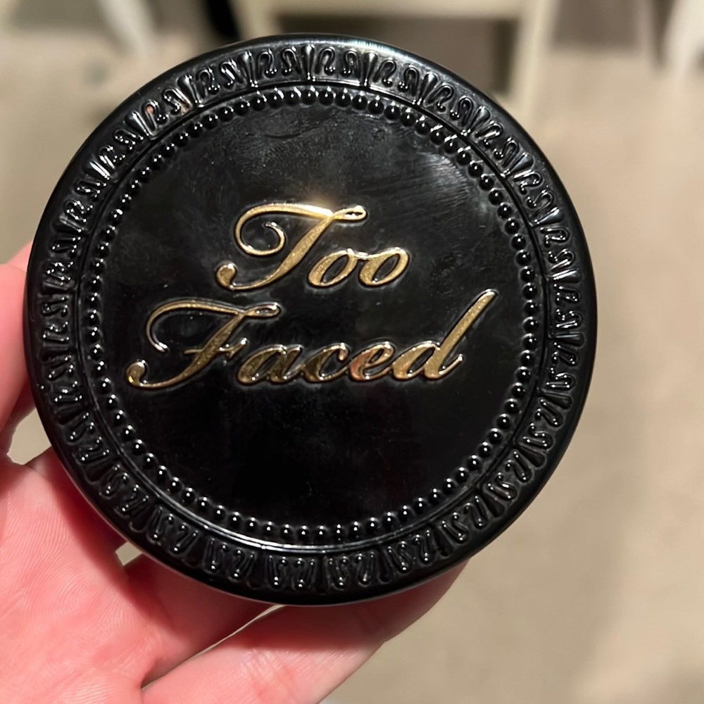 Two face multi use complexion powder in butterscotch